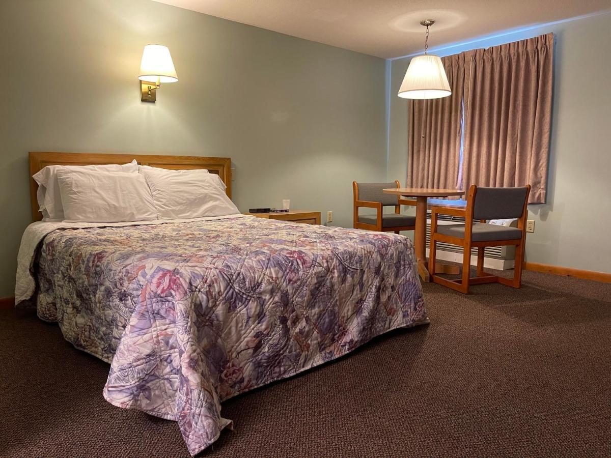 Viking Shores Motor Motel 2*